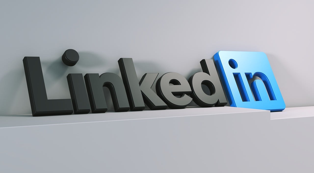 LinkedIn aposta em IA para perfis e vagas