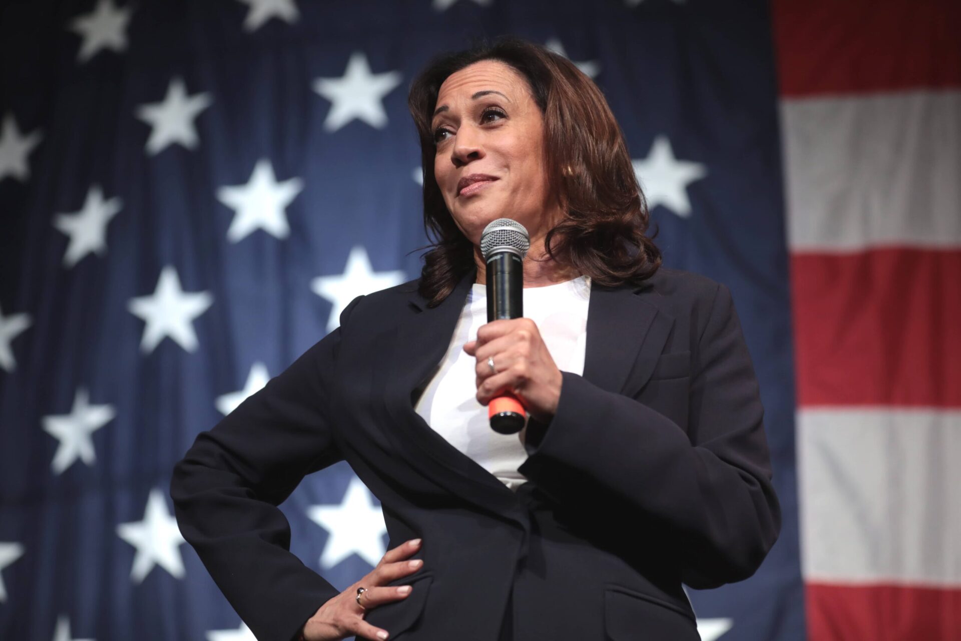 Harris cobra responsabilidade moral e legal na IA